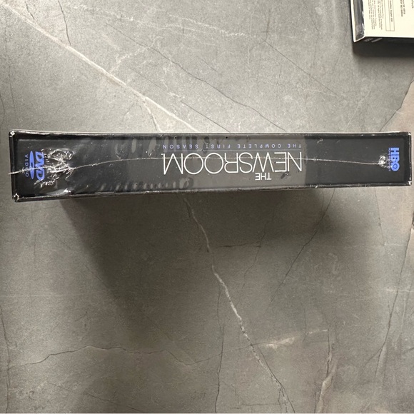 HBO The Newsroom Complete First Season NWT - Picture 3 of 3